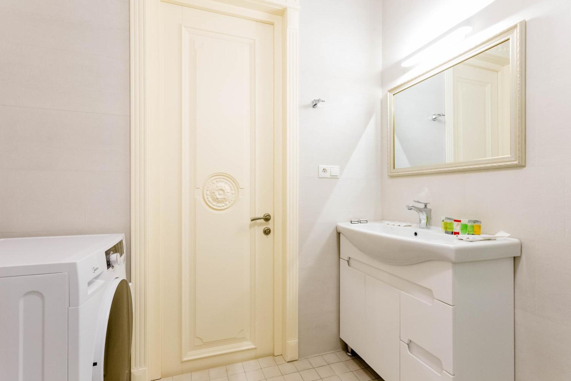 Central Comfort Place L Тбилиси Екстериор снимка